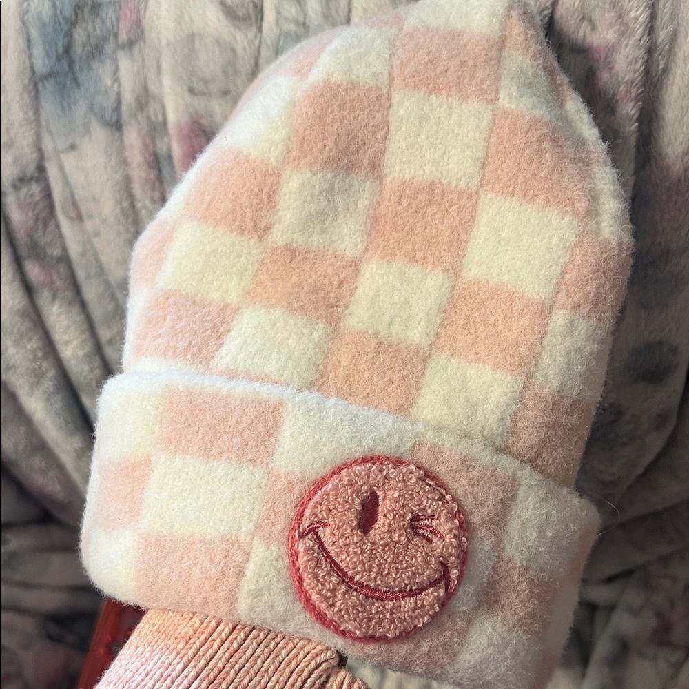 JOE BOXER Smiley Face Pink and White fuzzy Beanie